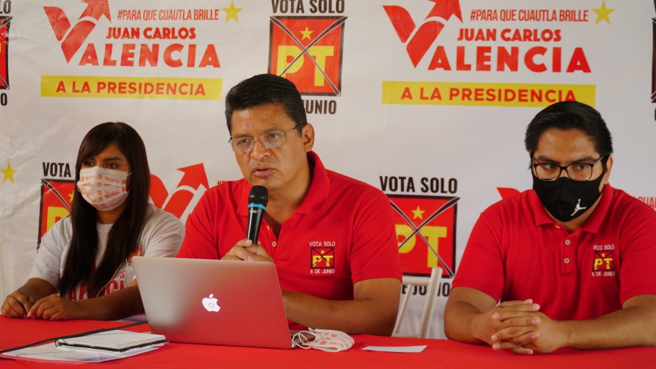 Juan Carlos Valencia presenta propuestas de programas para la juventud de Cuautla