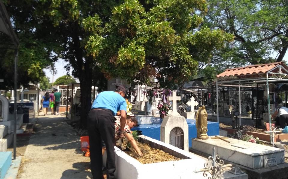 Este 10 de mayo permanecerán abiertos los panteones de Cuautla