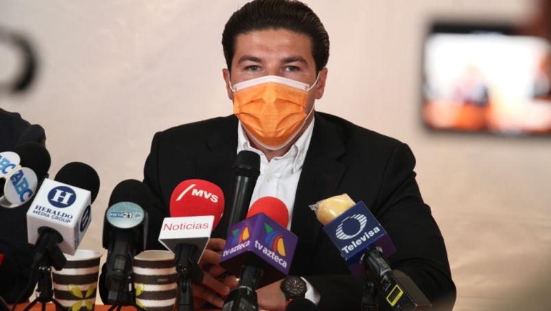Samuel García pide que saquen a su esposa, Mariana Rodríguez, de la campaña en su contra