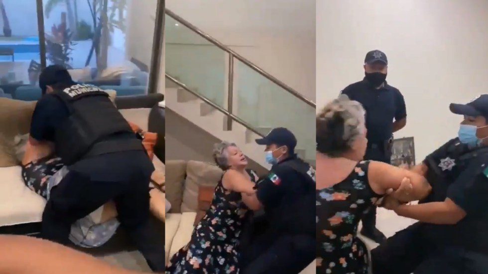 Policías somete a una mujer de la tercera edad para desalojarla de su casa