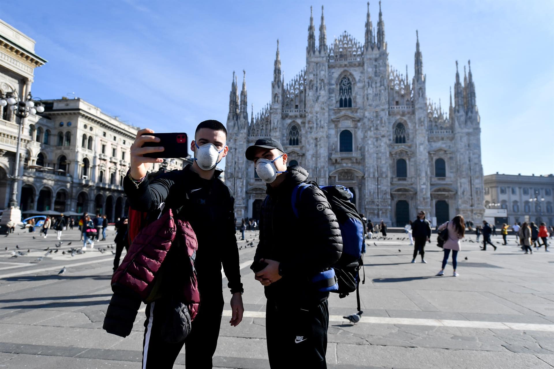 Bruselas le dice adiós al cubrebocas