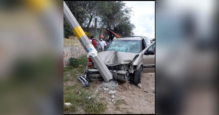 Camioneta de monjas atropella a un grupo de mujeres, tres personas fallecieron