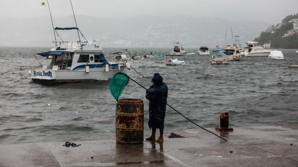 Mueren dos personas en Acapulco tras el paso del huracán “Enrique”