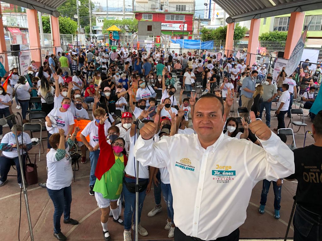 Jorge Jiménez pide “no votar por los mismos” en su cierre de campaña