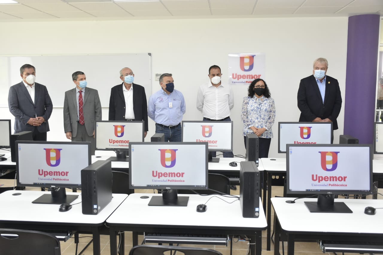 Entregan obras y equipo de cómputo a la Upemor