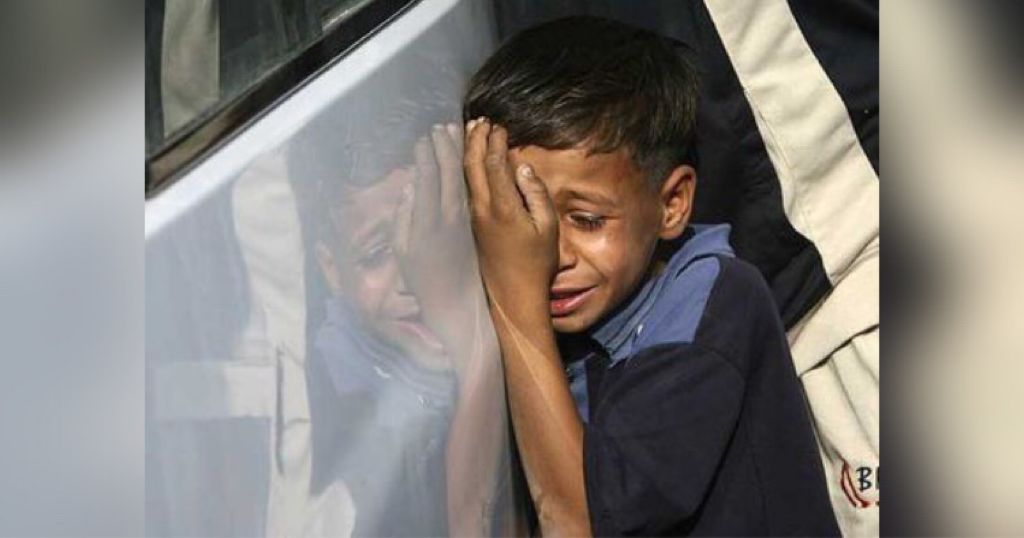 Más de un millón de niños se han quedado sin padre o sin abuelos por COVID-19