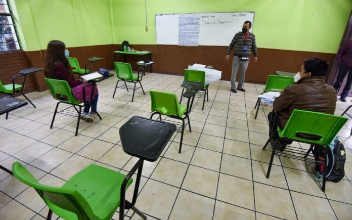 SEP cancela examen de promoción porque maestros hicieron trampa y copiaron