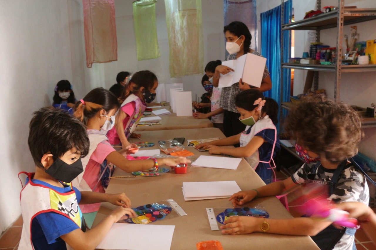 Inicia curso de verano en La Vecindad