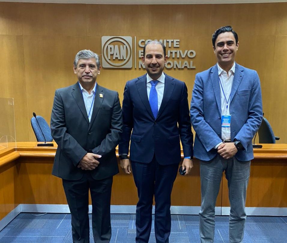 Se reúne José Luis Uriostegui con el presidente nacional del PAN