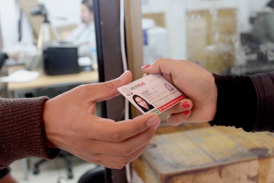 Zacatecas regalará licencias de conducir a jóvenes que se vacunen