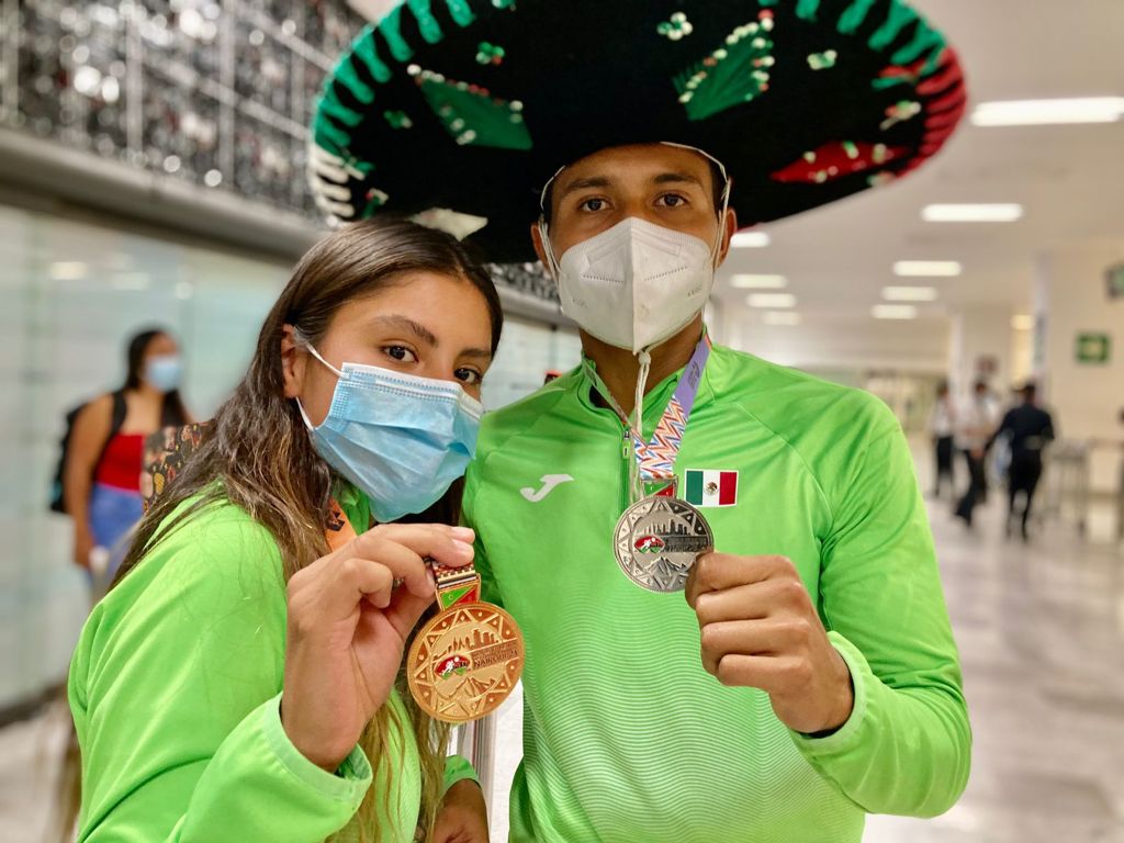 Reciben a el ‘Flash de Cuautla’ ganador de planta en Mundial de Atletismo