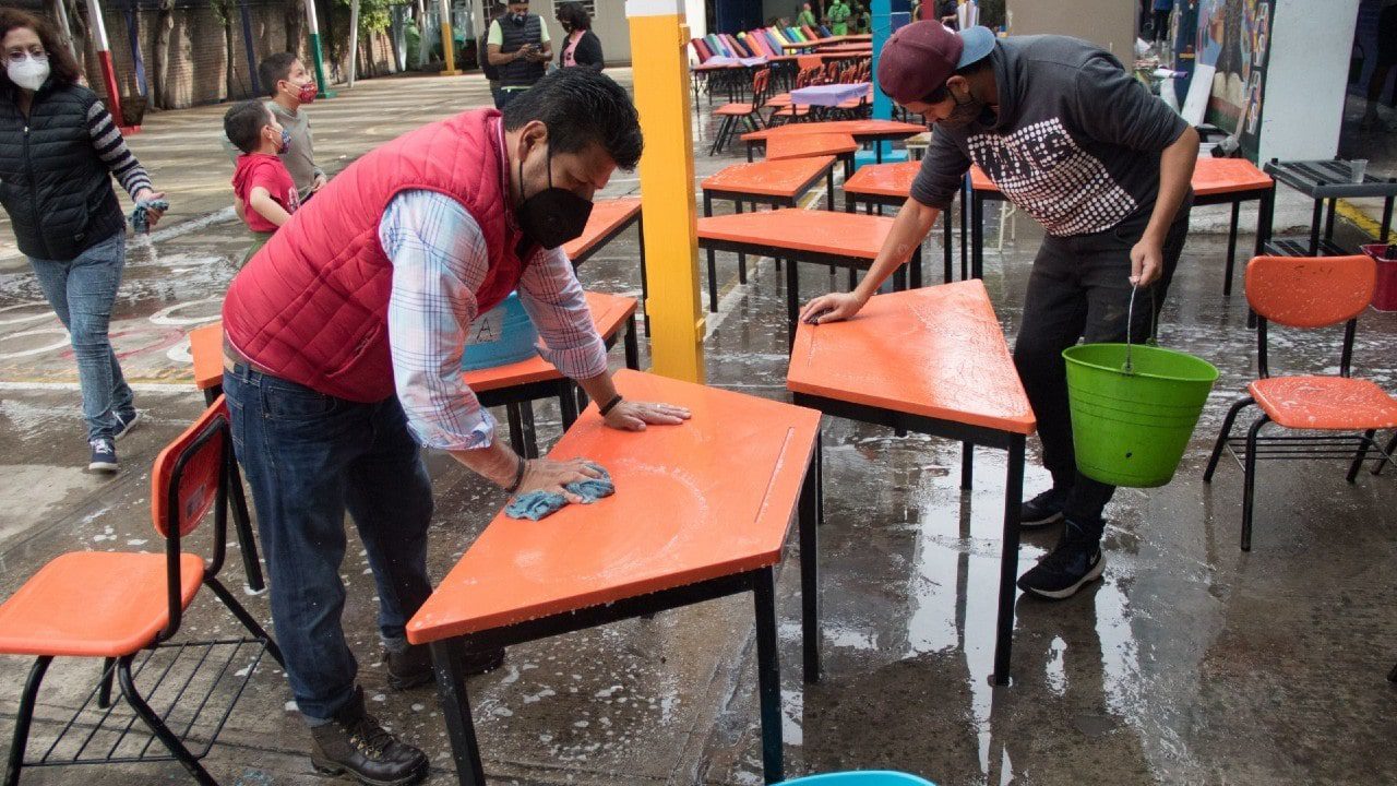 SEP llama a maestros y padres de familia a limpiar escuelas