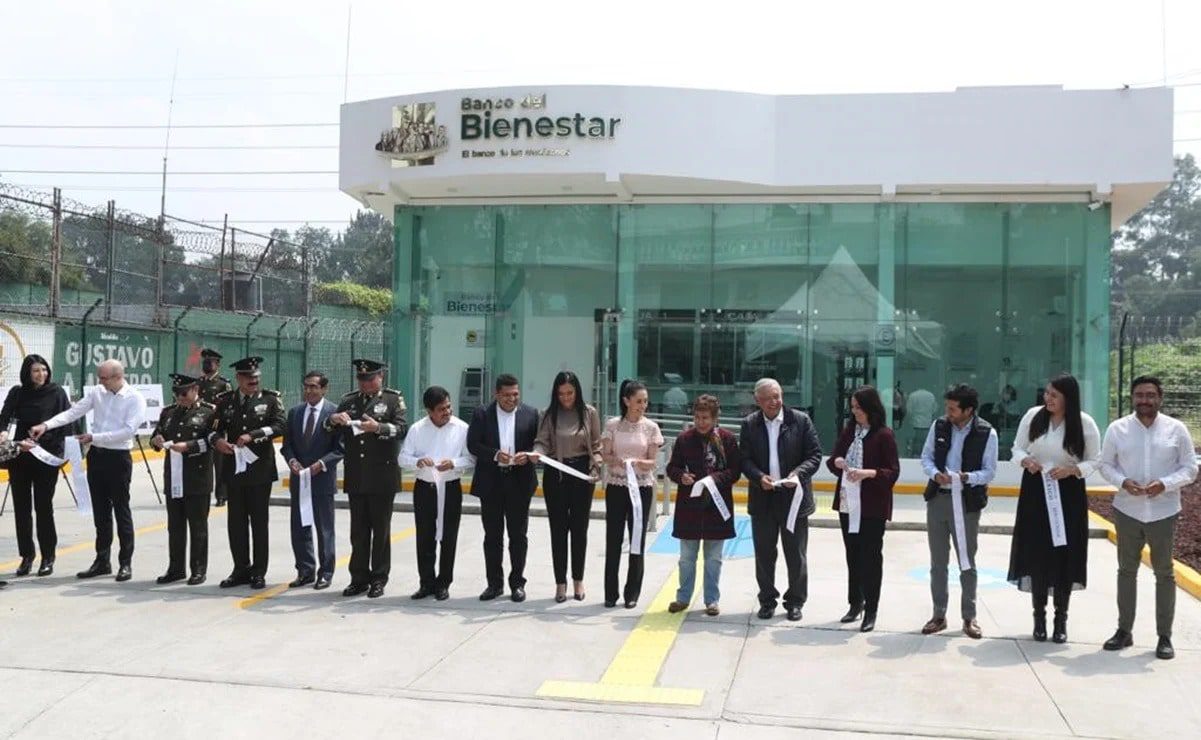 AMLO inaugura la primer sucursal de Banco del Bienestar 