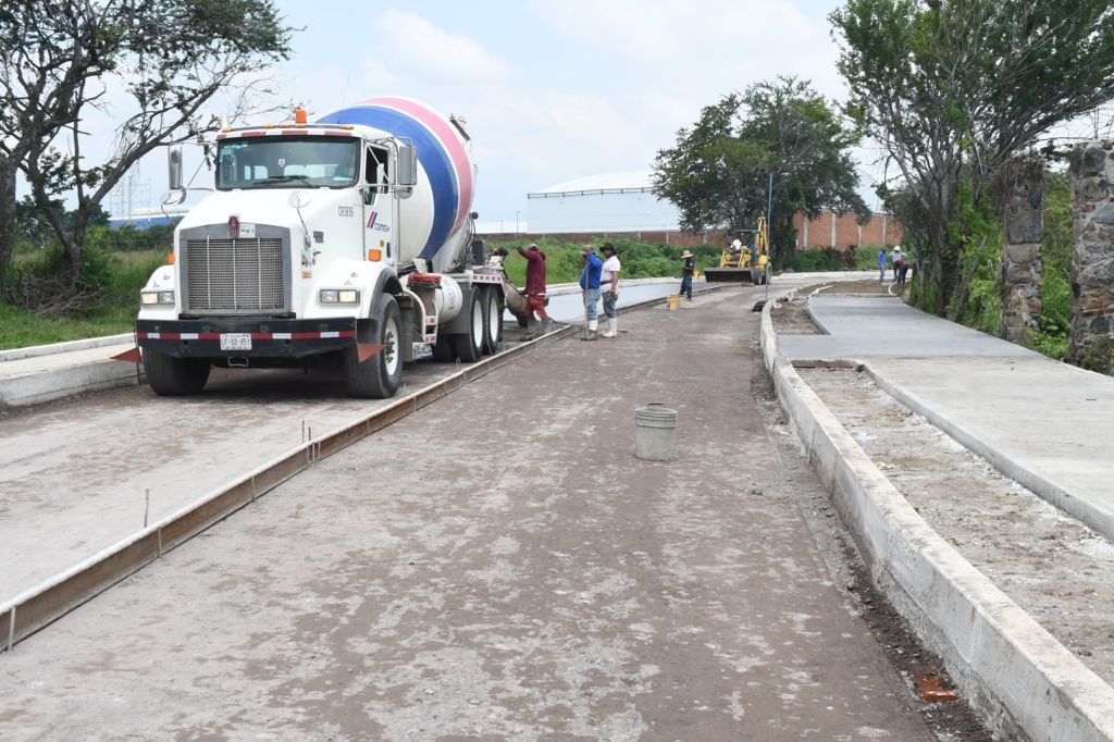 Por concluir pavimentación de la avenida del Ferrocarril en Cuautla