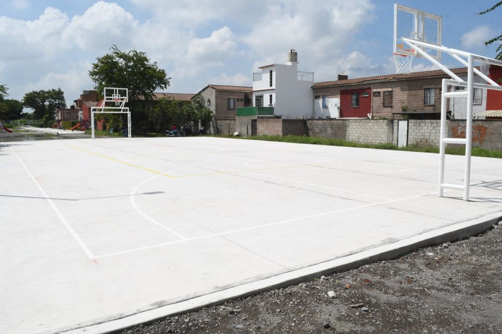 Entregan primera etapa de la cancha en UH Santa Inés de Cuautla