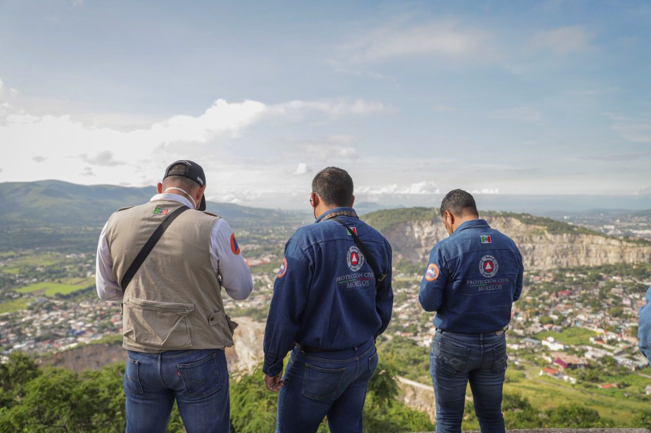 Se agrieta cerro de Jiutepec 16 familias podrían estar en peligro