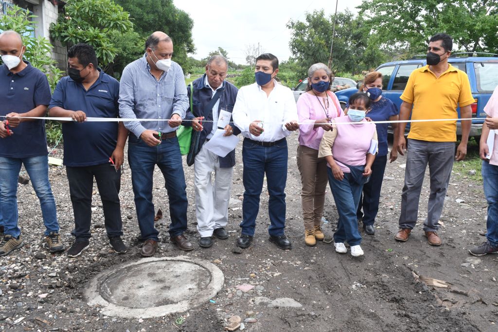 Entregan colector sanitario en Galeana, Cuautla