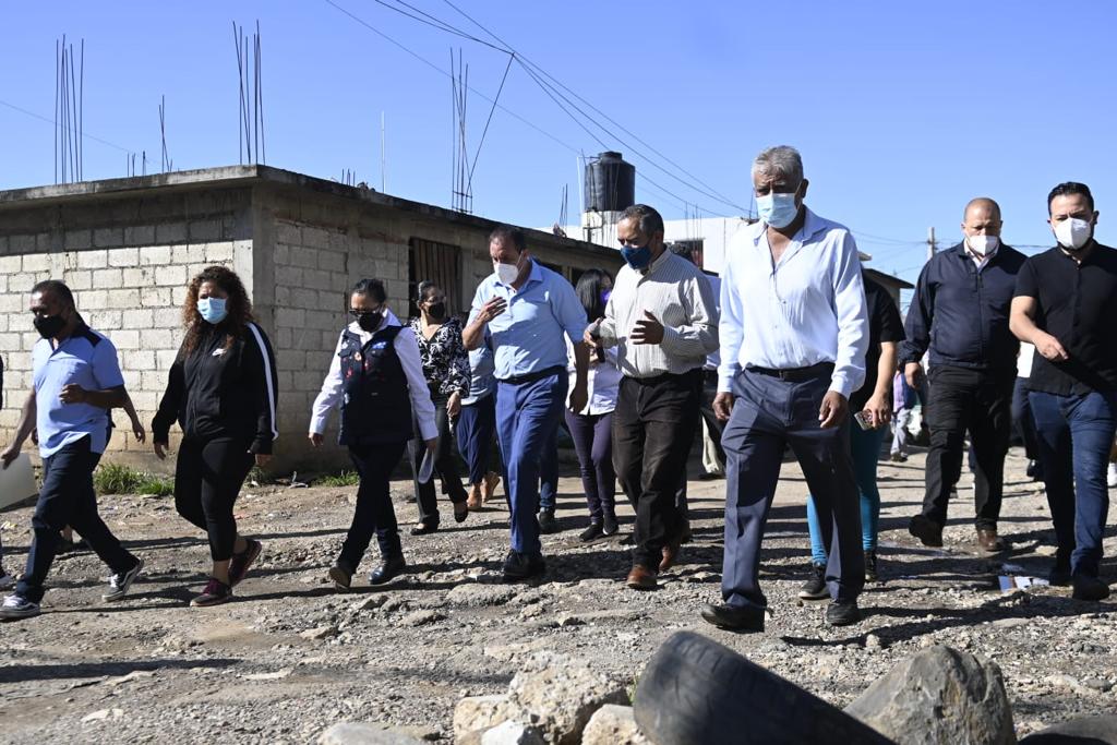 Inician pavimentación de calles en Cuernavaca, Cuauhtémoc Blanco recorrió las obras