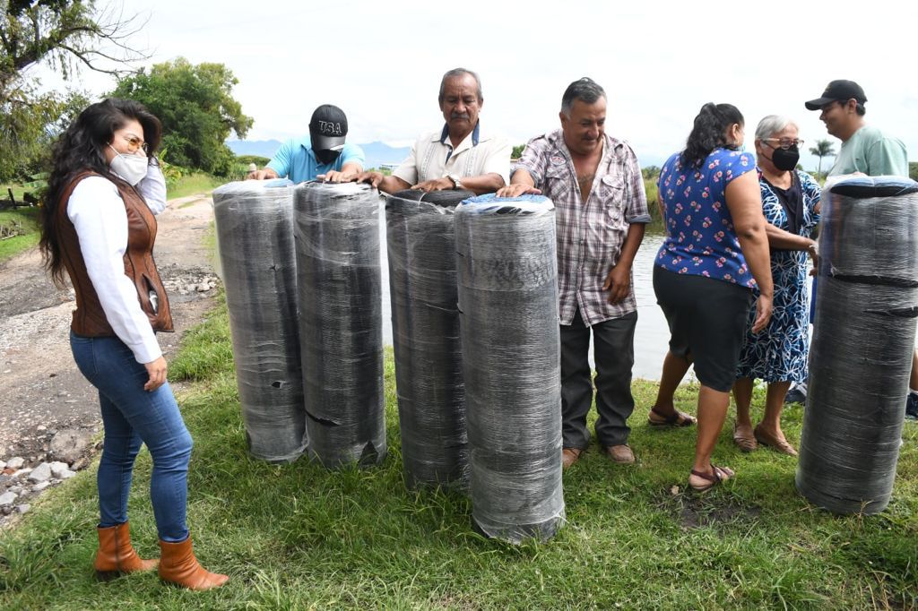 Reciben apoyos productores piscícolas de la Ex Hacienda Hospital de Cautla