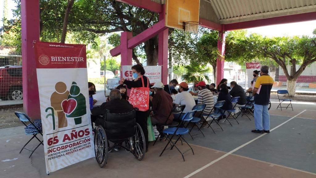 Inivitan a adultos mayores de Cuautla al Programa 65+