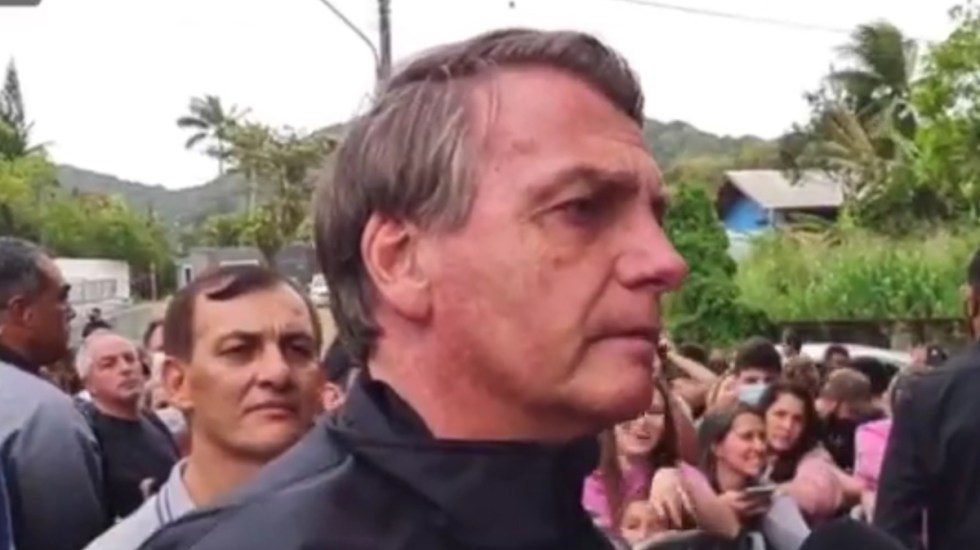 Por no estar vacunado NIEGAN entrada a un partido al presidente de Brasil