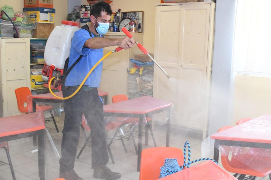 Continúan con la desinfección de escuelas en Cuautla