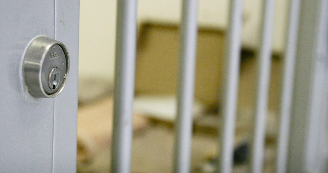 Menor huyó de su suegro porque intentó abusar de ella