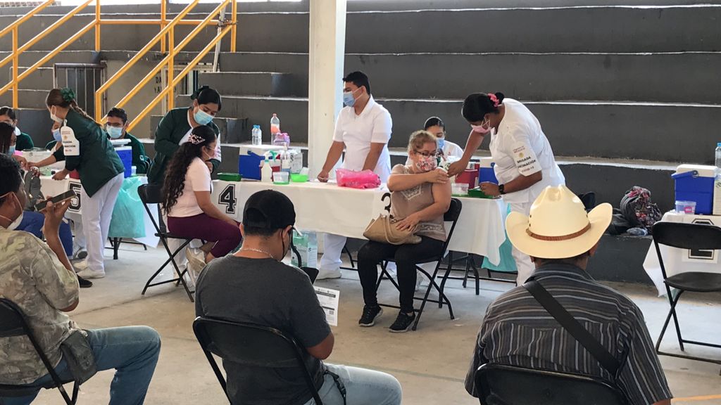 Comienza aplicación de segunda dosis antiCOVID a jóvenes de Cuautla