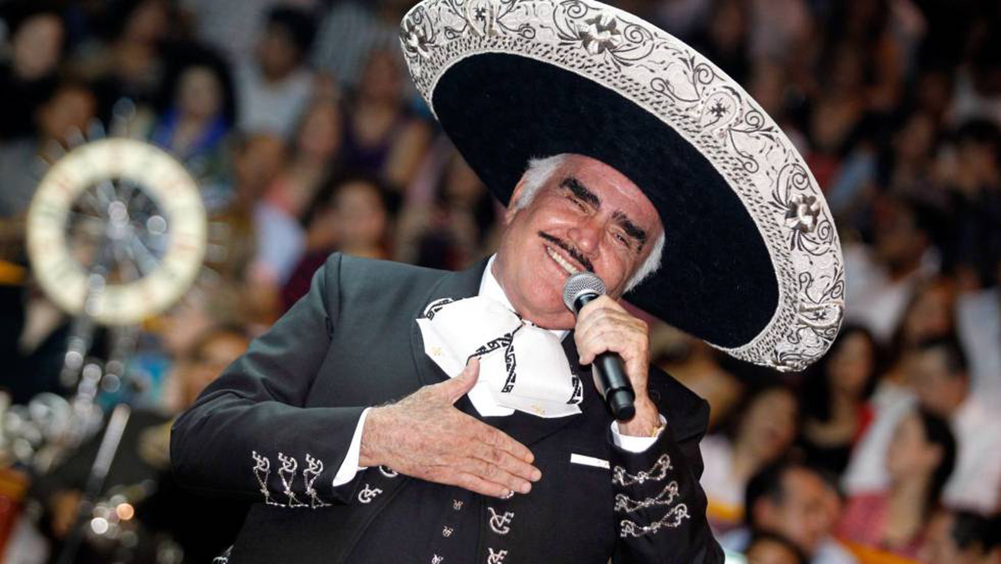 Mejora salud de Vicente Fernández