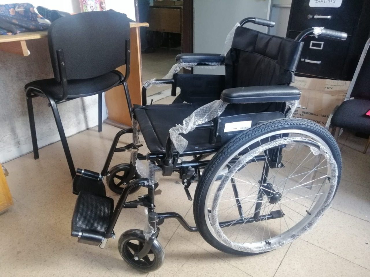 Hay disponibles sillas de ruedas GRATIS a personas de escasos recursos