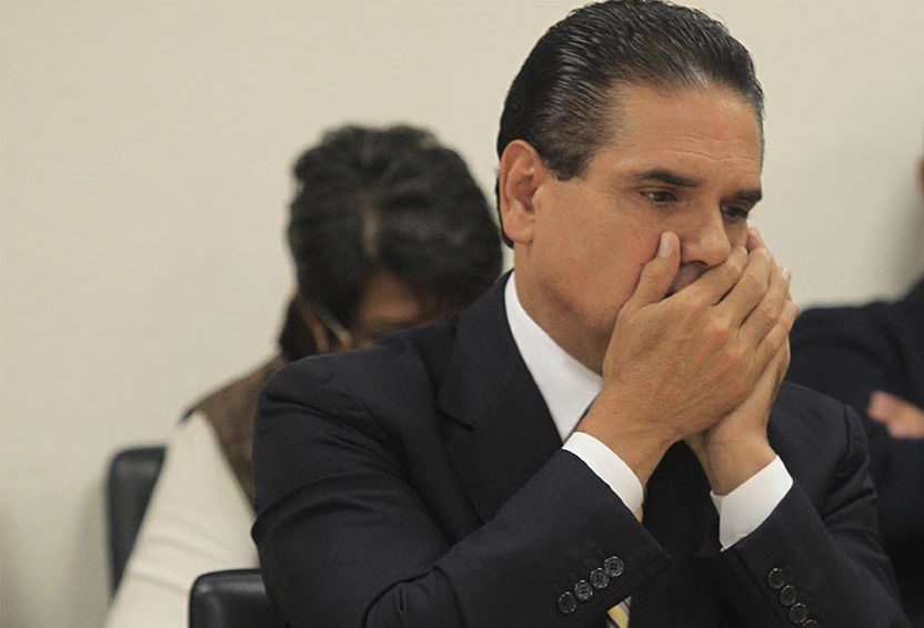Denuncian a Silvano Aureoles por espionaje en Michoacán