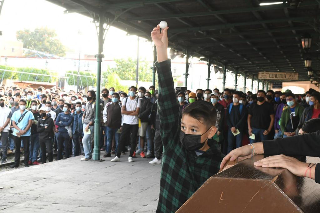 Realizan sorteo del SMN Clase 2003 y Remisos