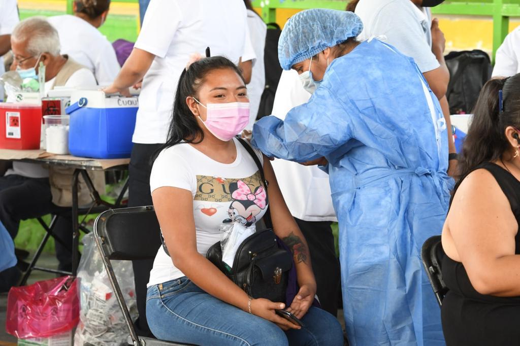 Invitan a vacunarse sin importar el municipio de donde vengas