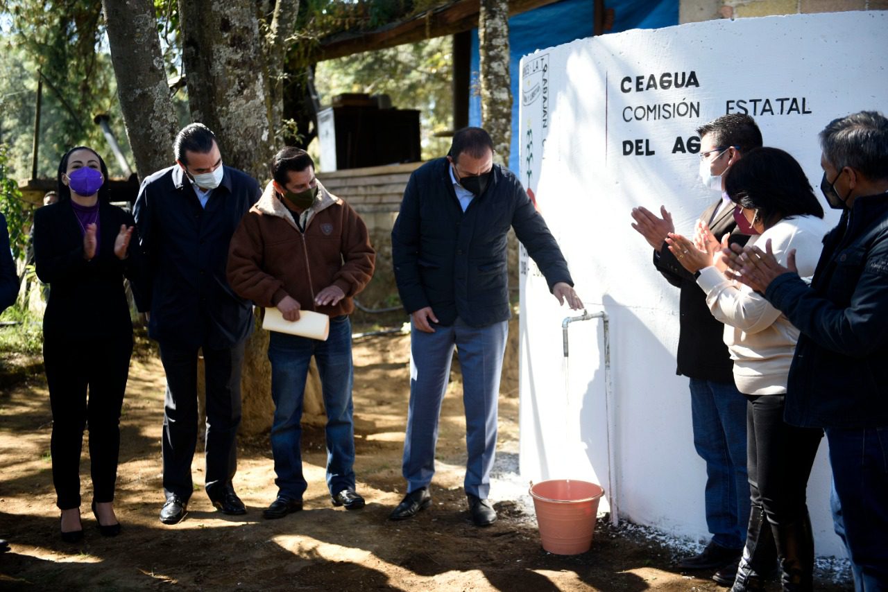 Entrega gobierno de Morelos obras hidráulicas en Huitzilac