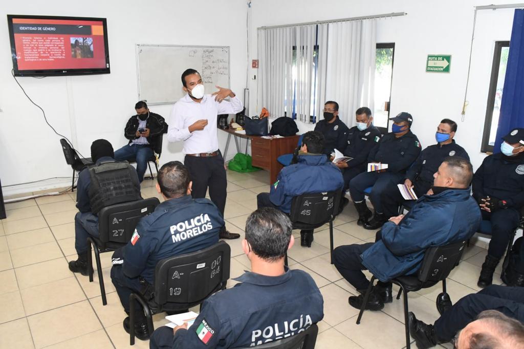 Capacitan a policías de Cuautla con protocolos para la comunidad LGBT+