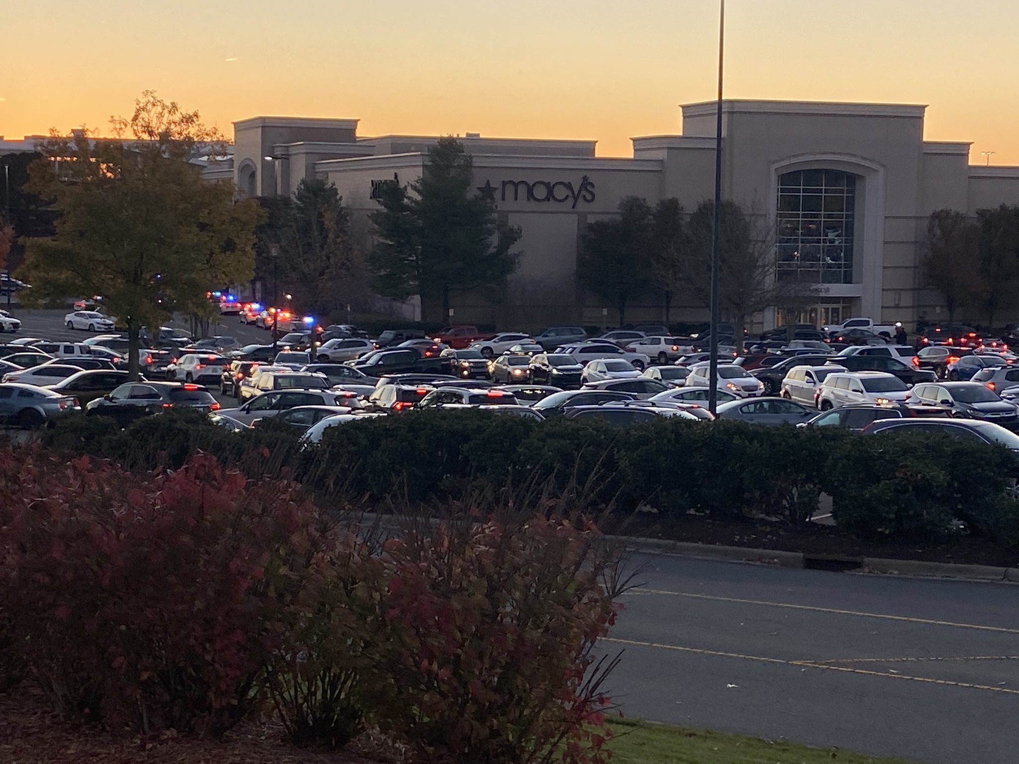[VIDEO] Ataque armado en centro comercial de Carolina del Norte