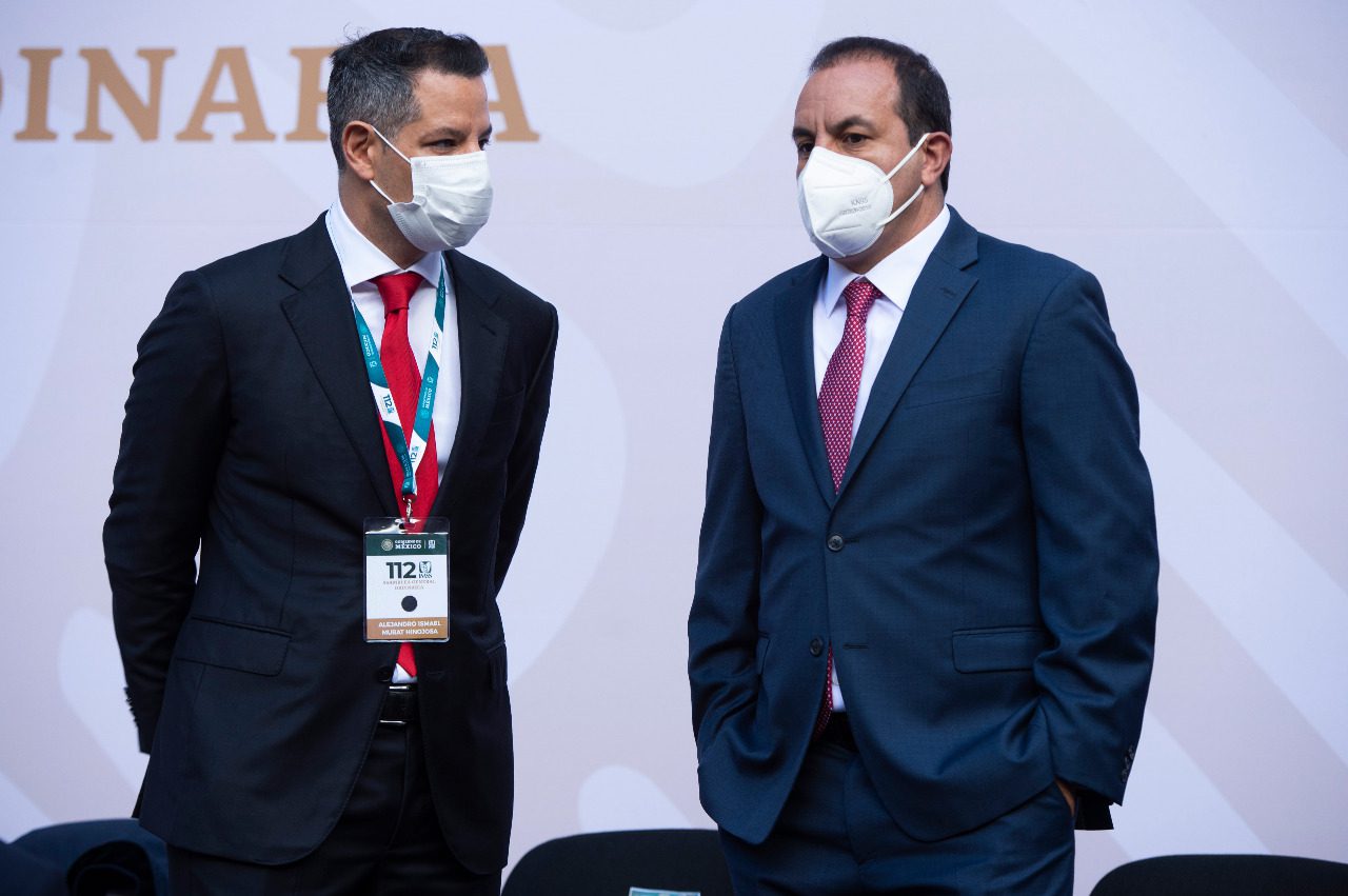 Acude Cuauhtémoc Blanco a la 112 asamblea del IMSS en Palacio Nacional