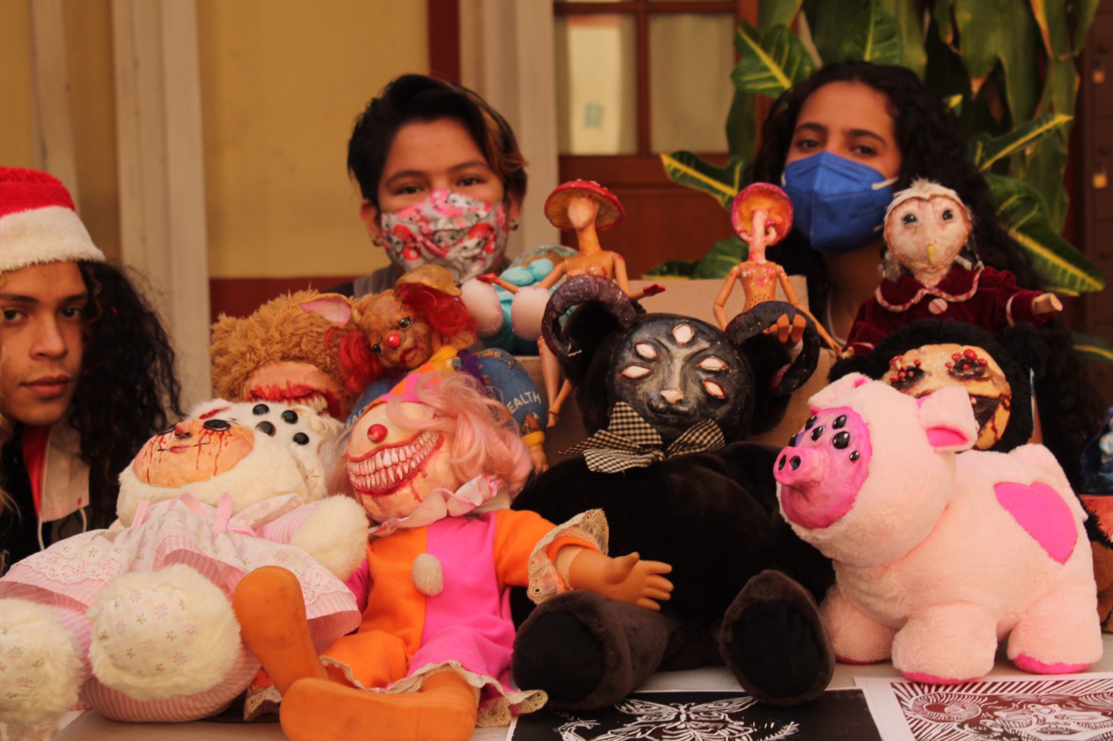 Instalan artistas morelenses Mercado Navideño en el CMA