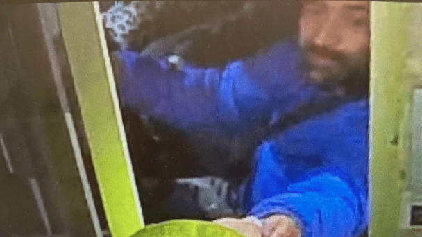 Captan en vídeo la huida de “el Michoacano” en caseta de cobro.