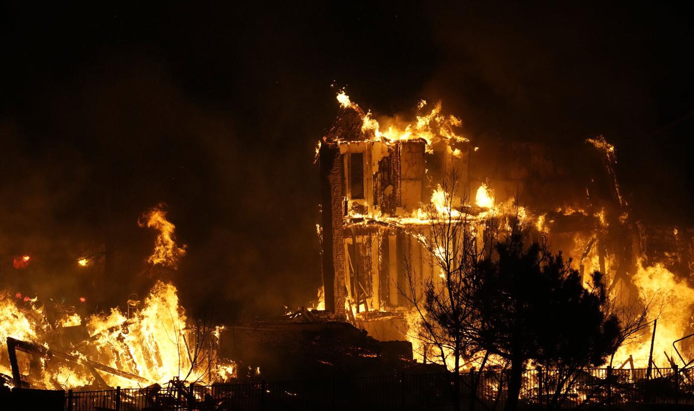[VIDEO ] Incendios consumen más de 500 casas en Colorado EEUU