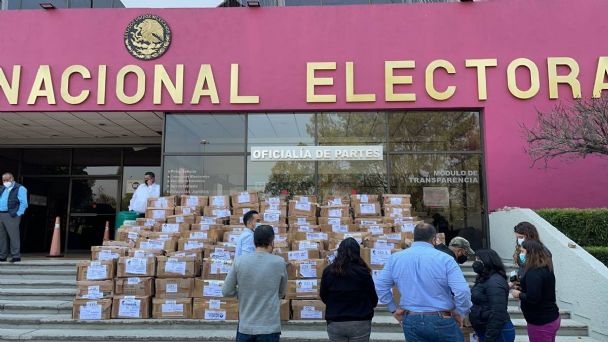 INE detectó 71 mil FIRMAS FALSAS para la revocación de mandato.