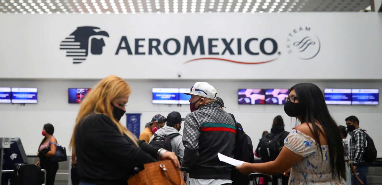 Aeroméxico CANCELÓ más de 30 vuelos por contagios de COVID-19