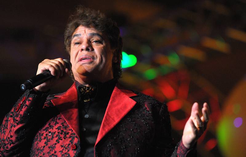 Revelan relaciones íntima de Juan Gabriel con altos funcionarios