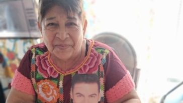 ABUELITA FESTEJA SU CUMPLEAÑOS NÚMERO 65 CON TEMÁTICA DE CARLOS RIVERA