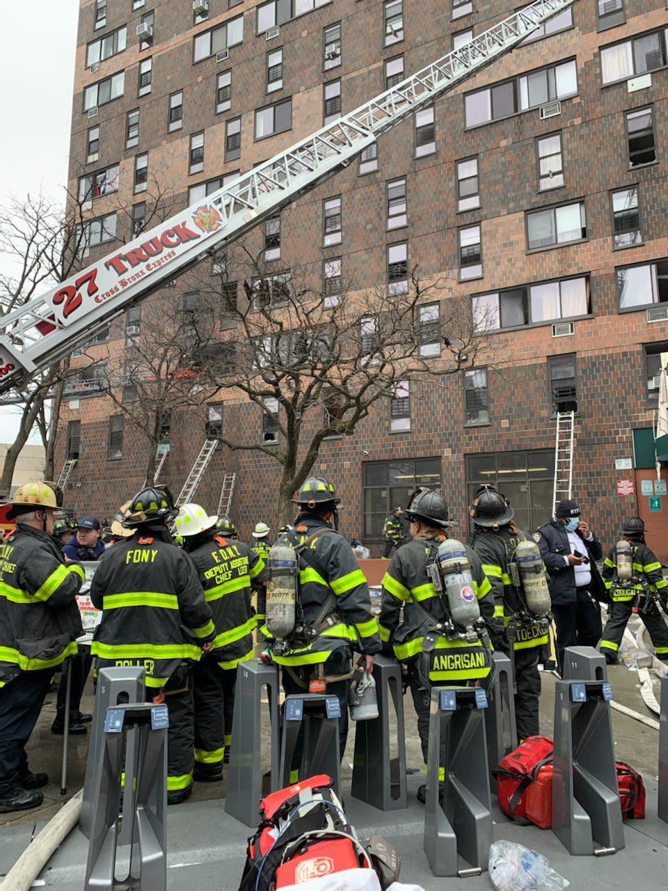 [VIDEO] Murieron 19 personas en un incendio en el Bronx, NY.