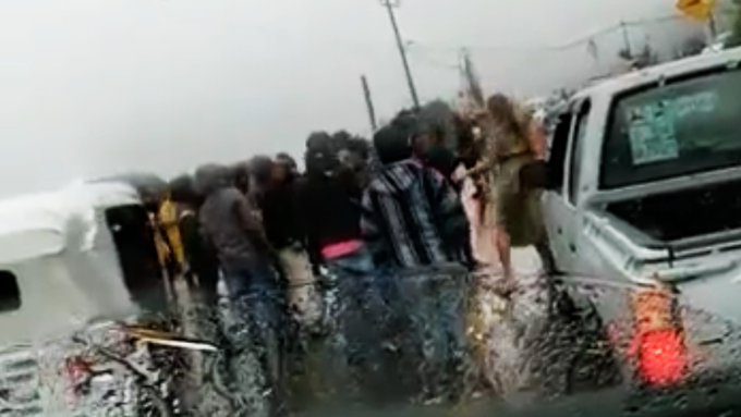 [VIDEO] Sujetos armados agreden a turista Rusa en un reten clandestino en Chiapas