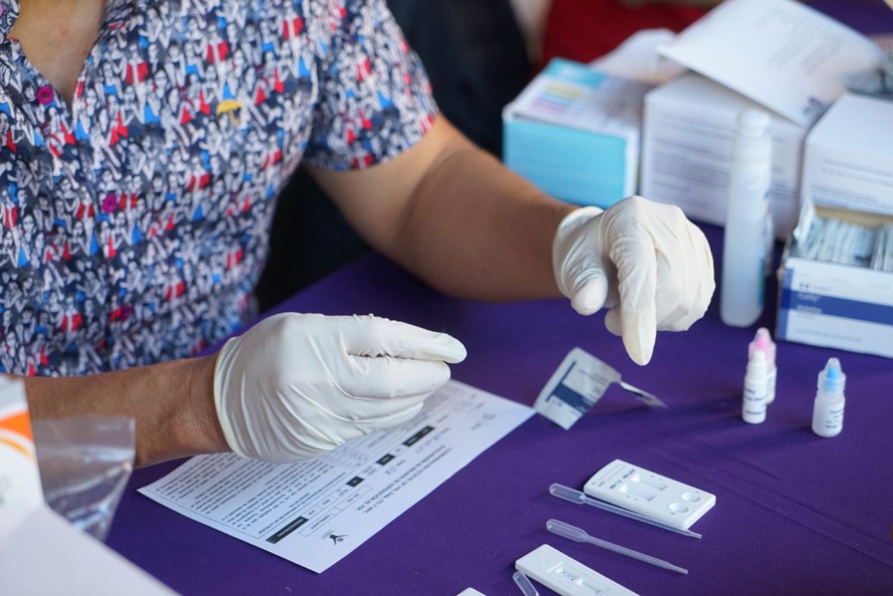 Realizan pruebas GRATIS de detección de VIH en Zócalo de Cuernavaca