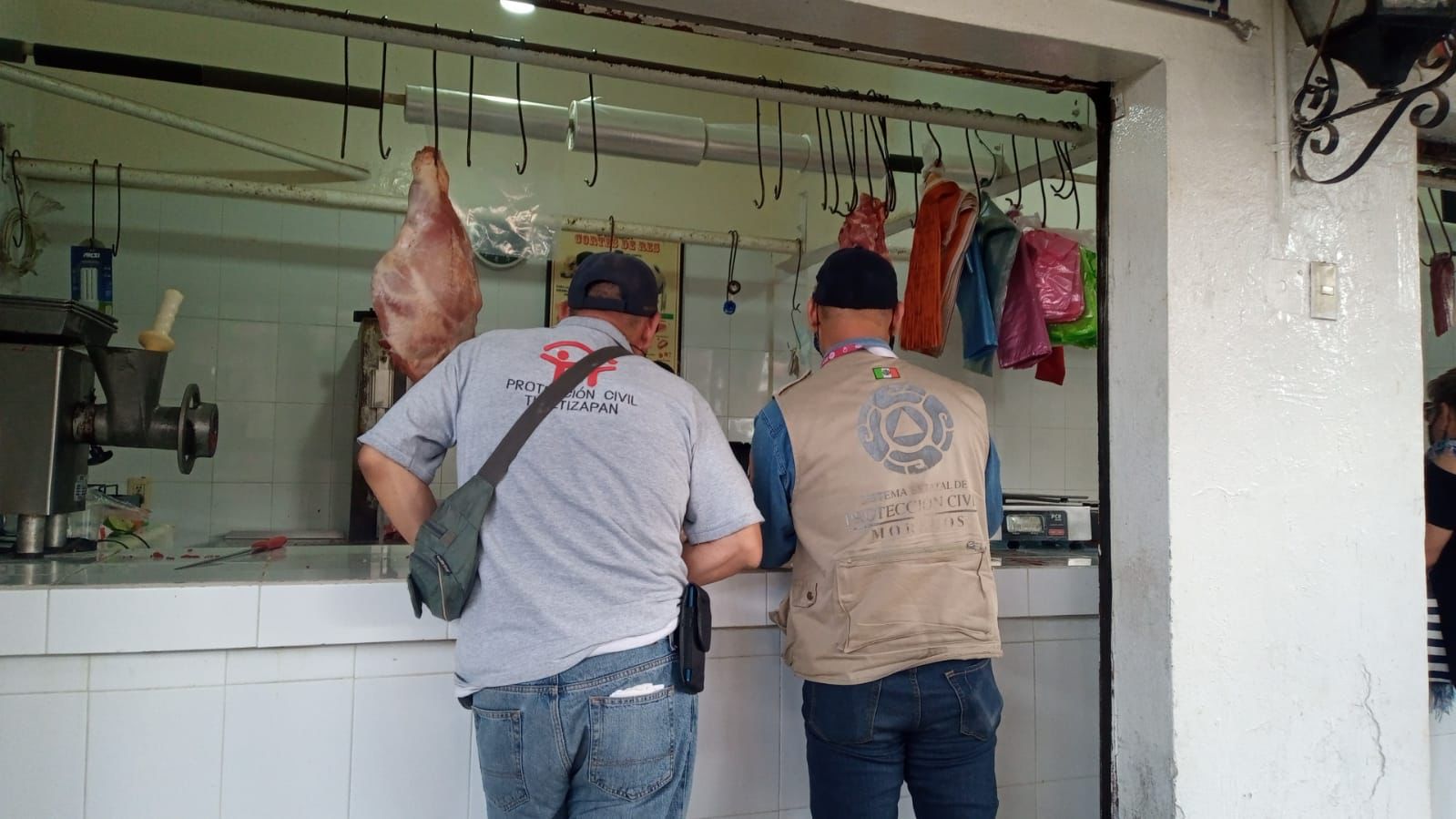 Supervisan que comerciantes de Tlaltizapán cumplan medidas contra la COVID-19