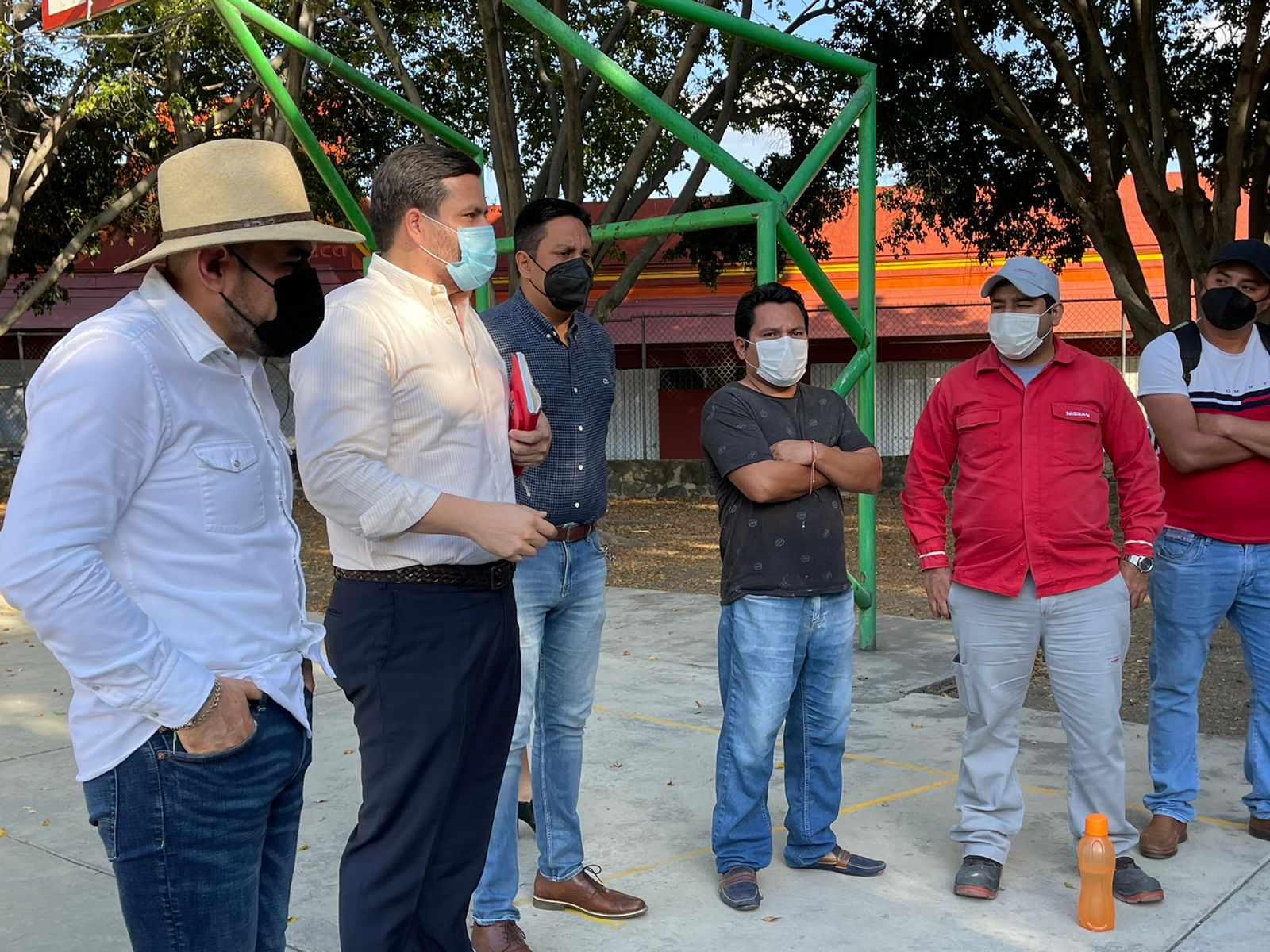 Diputado ofrece apoyo a trabajadores despedidos de la Nissan Morelos