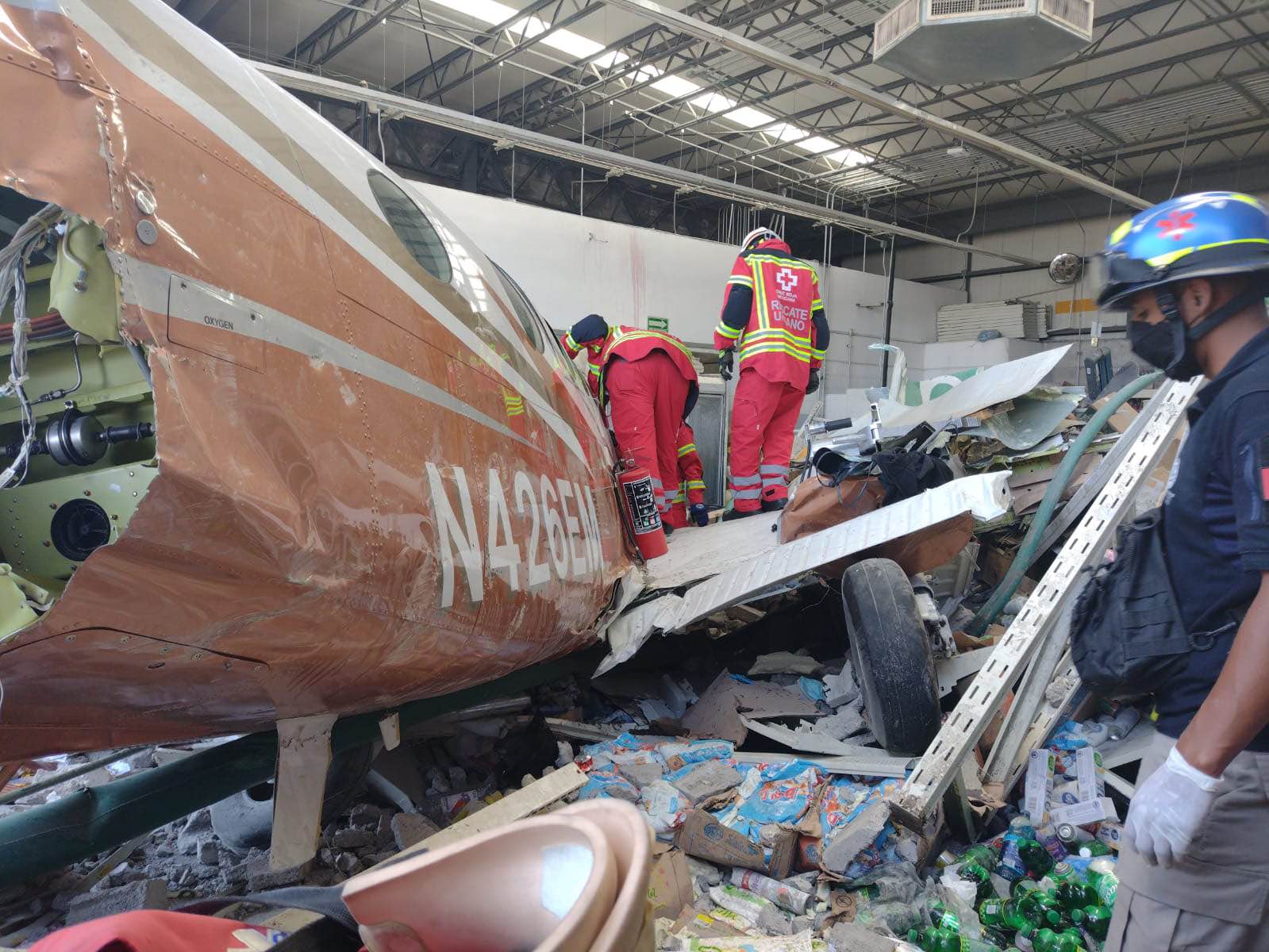 Confirman muerte de tripulantes de la avioneta desplomada en Temixco, Morelos